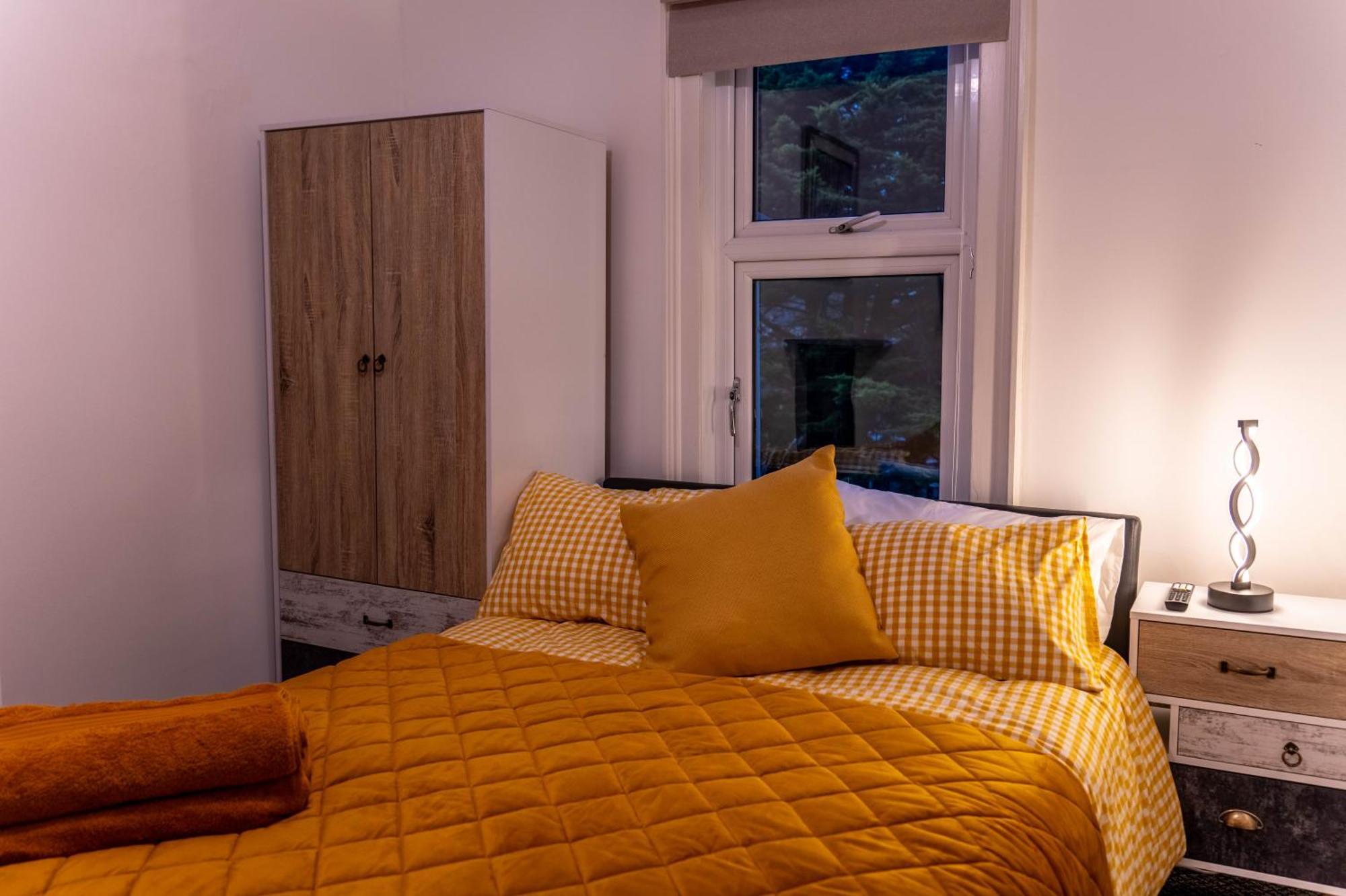 Lodging In Carrickfergus Centre Экстерьер фото
