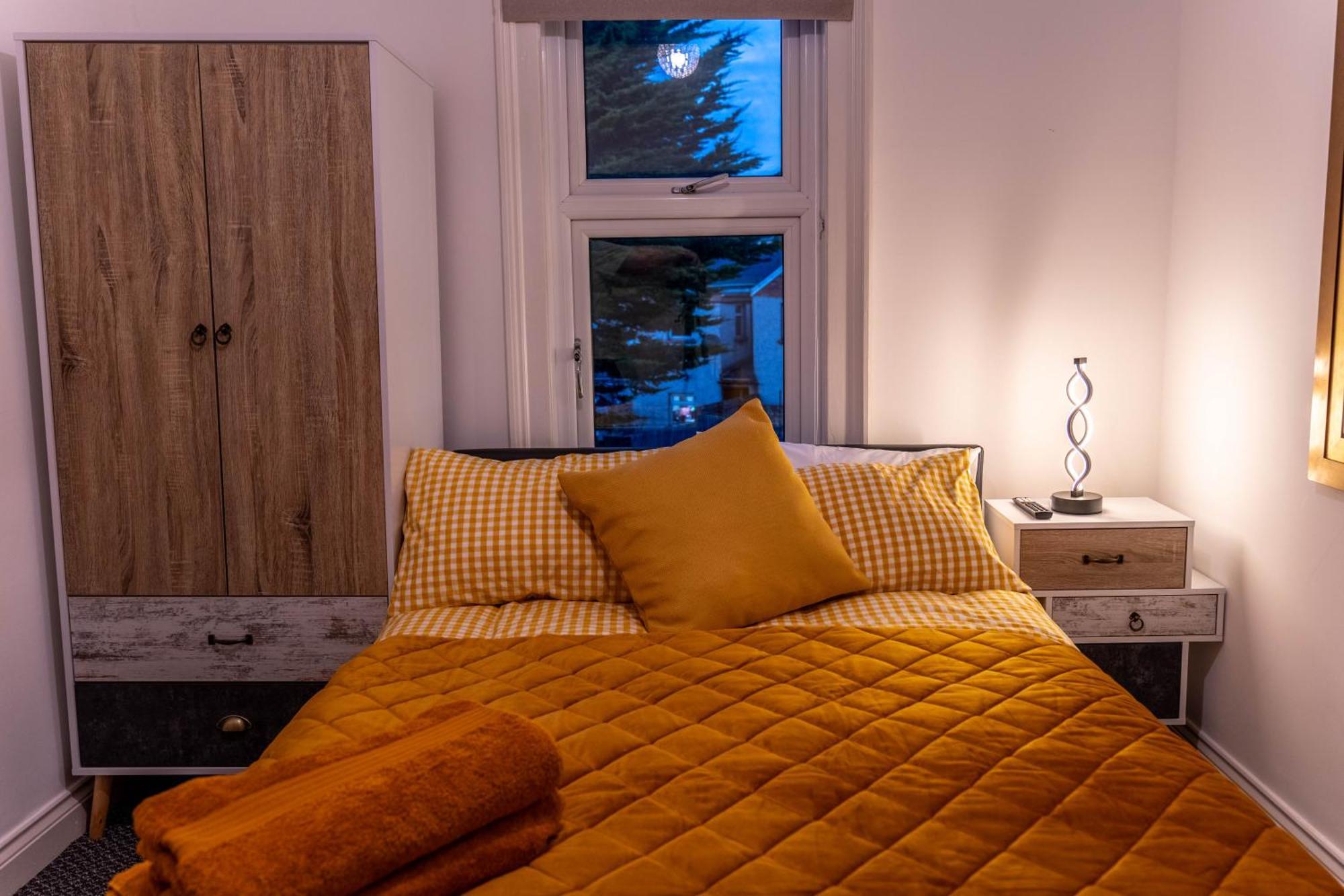 Lodging In Carrickfergus Centre Экстерьер фото