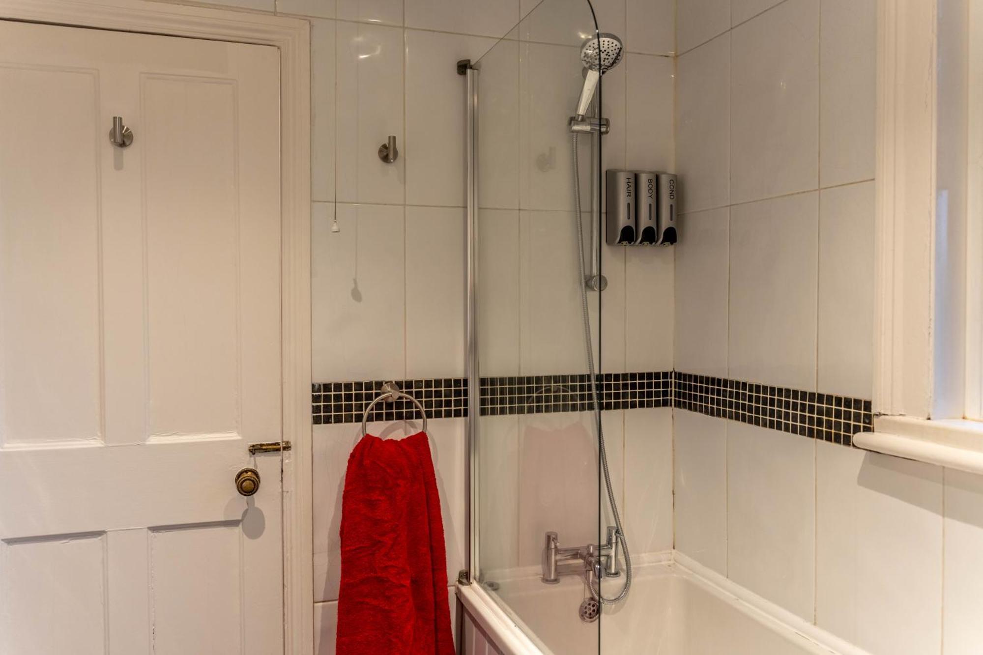 Lodging In Carrickfergus Centre Экстерьер фото
